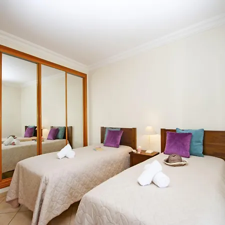 Apartment With 2 Rooms And Balcony شقة البوفيرا