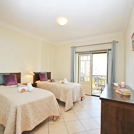 아파트 Apartment With 2 Rooms And Balcony *
